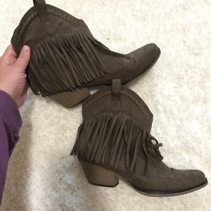 Fringe short cowgirl boots
